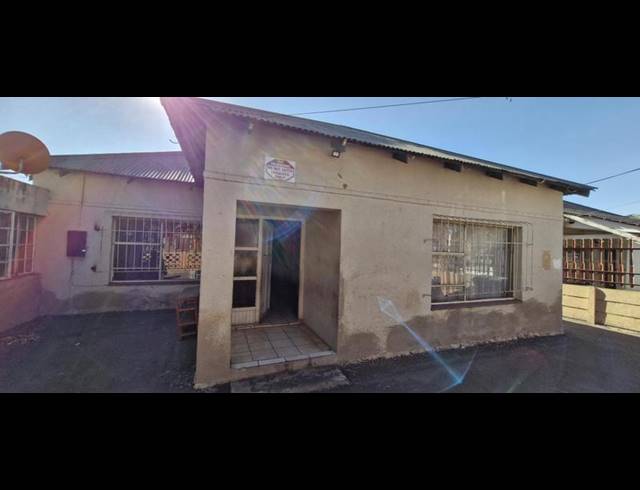 12 BEDROOM HOUSE FOR SALE IN BRAKPAN CENTRAL